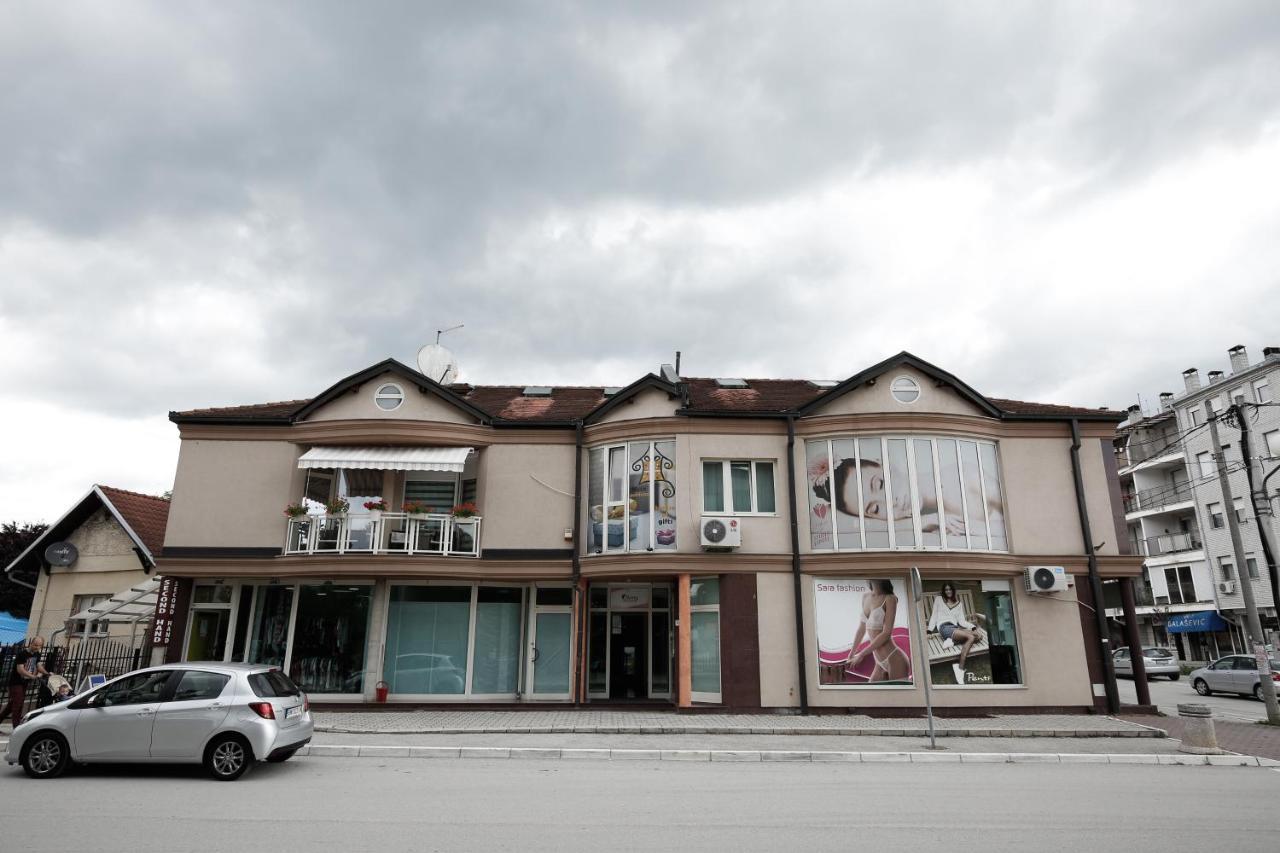 Cherry Apartmani Gornji Milanovac Exterior photo